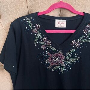 Ruffles by Angelica studded rhinestone  black floral v-neck tee vintage large